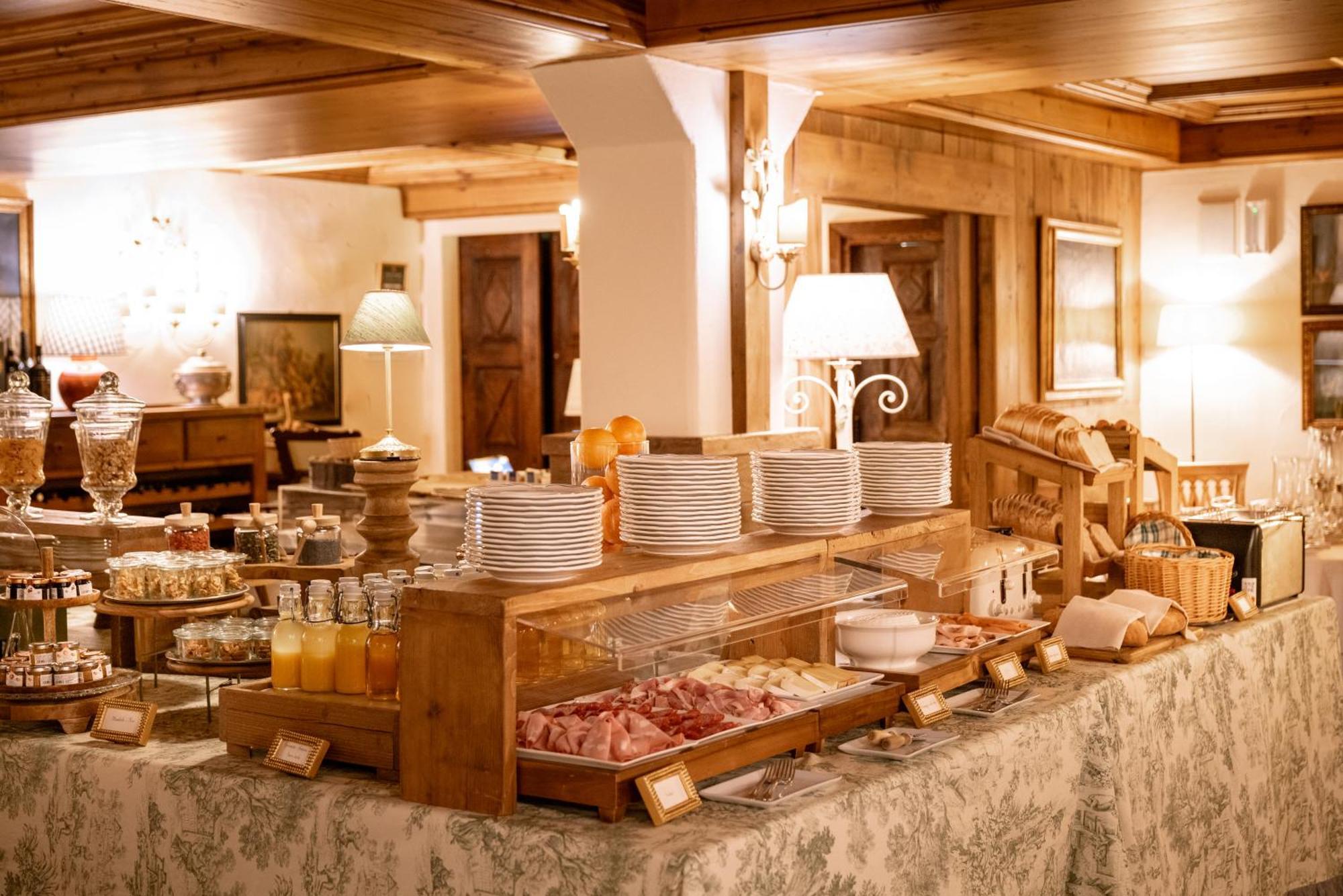 Auberge De La Maison Courmayeur Eksteriør bilde